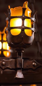 Detail der antiken Pendelleuchte für ein stimmungsvolles Licht