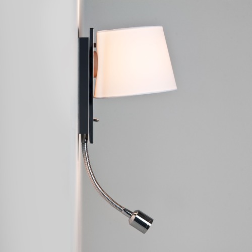 Getrennt schaltbare Wandlampe mit Leselampe chrom