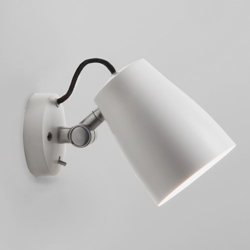 Weisse Atelier Wandleuchte mit Schalter
