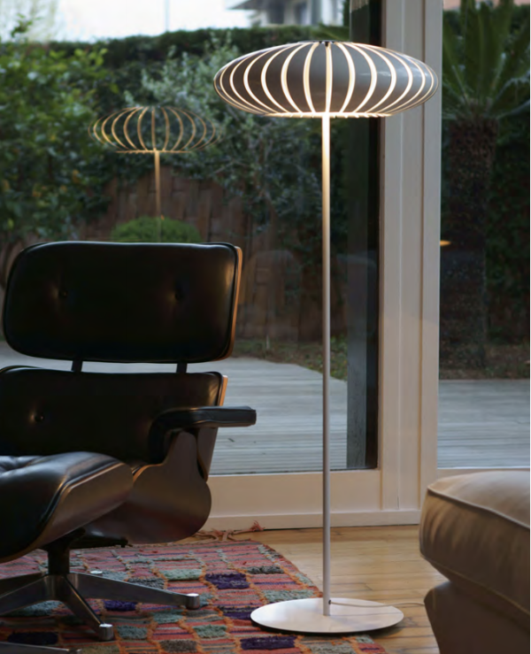 Spanische Design Stehleuchte