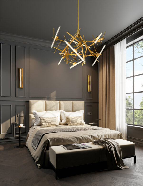 Exklusiver Kronleuchter als Lichtelement im modernen Schlafzimmer