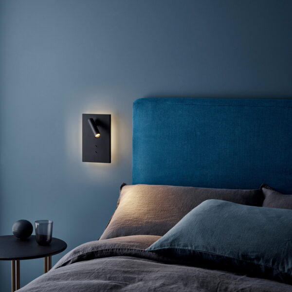 Schwarze moderne Design Wand Leselampe mit Schalter am Bett