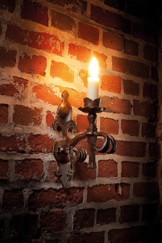 Geschmiedeter Wand Kerzenleuchter mit Strom einflammig